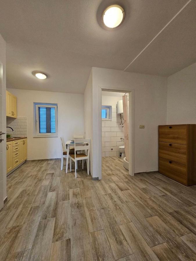 Apartman Lila Čunski Extérieur photo